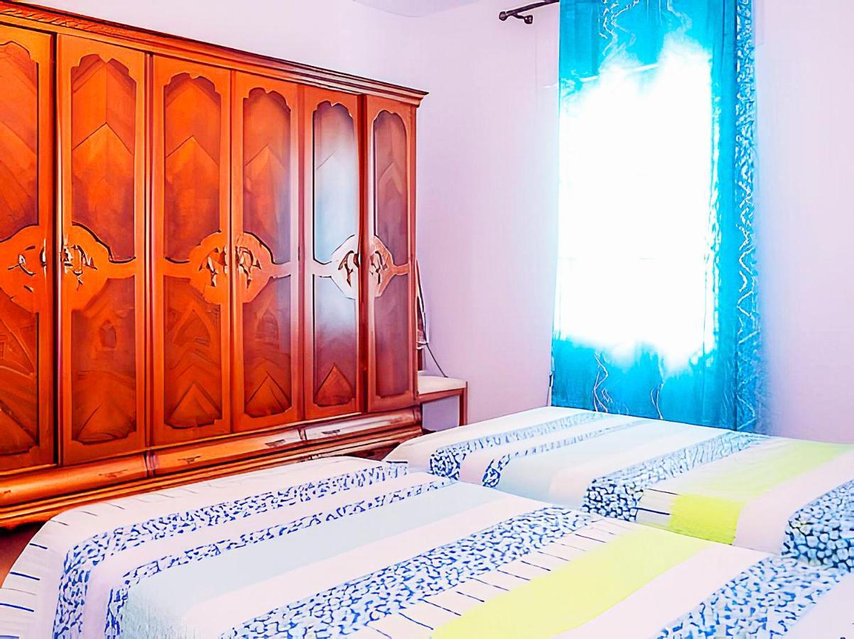 Apartamentos Garaje & Aire & Wifi & Solo Familias Y Parejas Conil De La Frontera Dış mekan fotoğraf