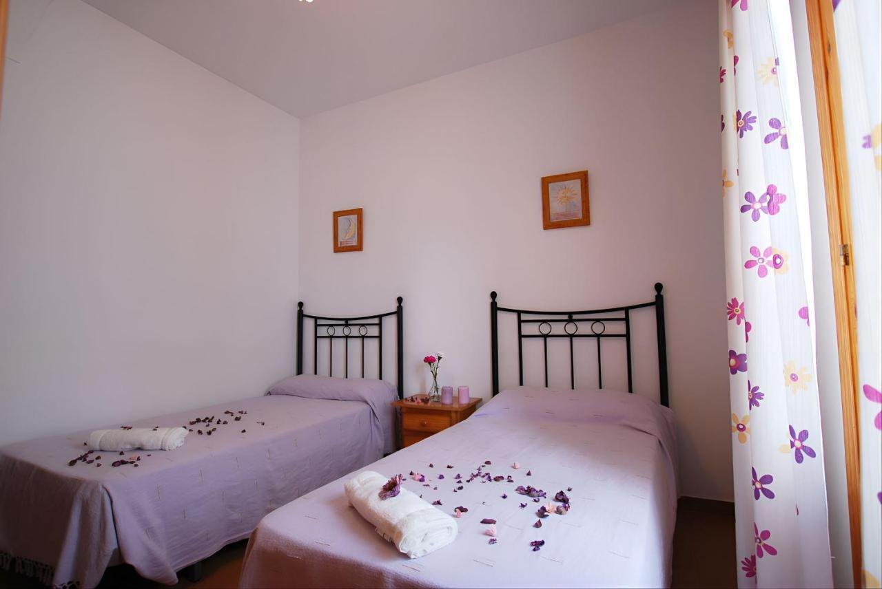 Apartamentos Garaje & Aire & Wifi & Solo Familias Y Parejas Conil De La Frontera Dış mekan fotoğraf