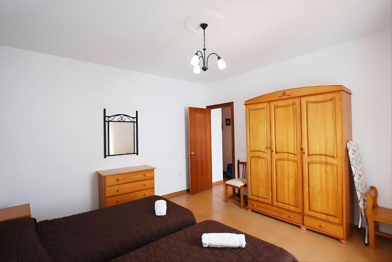 Apartamentos Garaje & Aire & Wifi & Solo Familias Y Parejas Conil De La Frontera Dış mekan fotoğraf