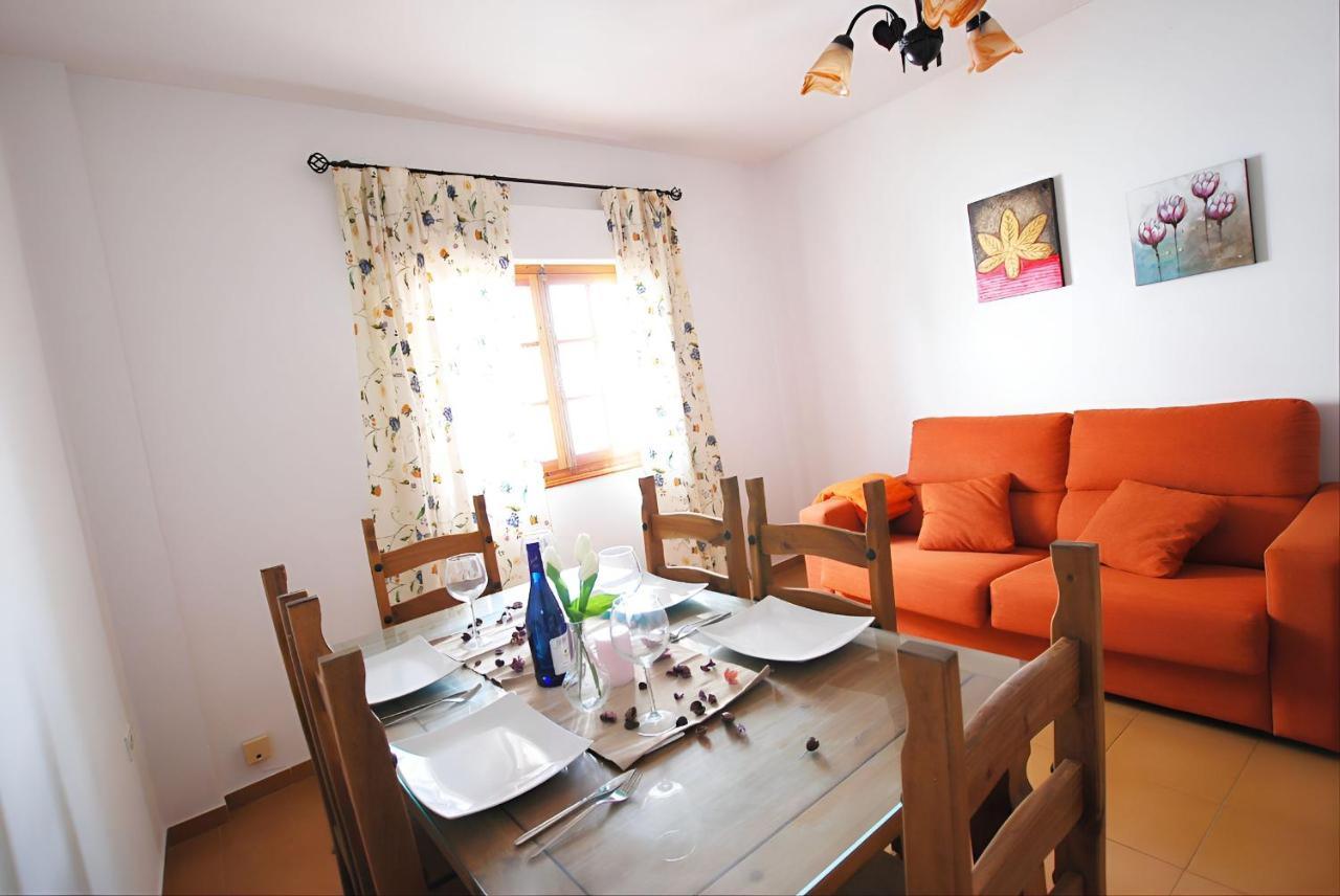 Apartamentos Garaje & Aire & Wifi & Solo Familias Y Parejas Conil De La Frontera Dış mekan fotoğraf