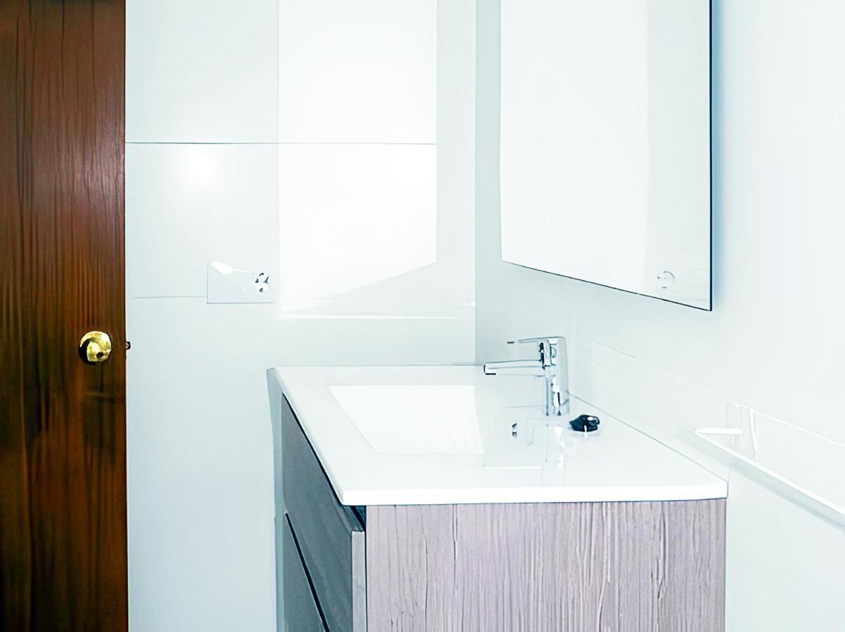 Apartamentos Garaje & Aire & Wifi & Solo Familias Y Parejas Conil De La Frontera Dış mekan fotoğraf